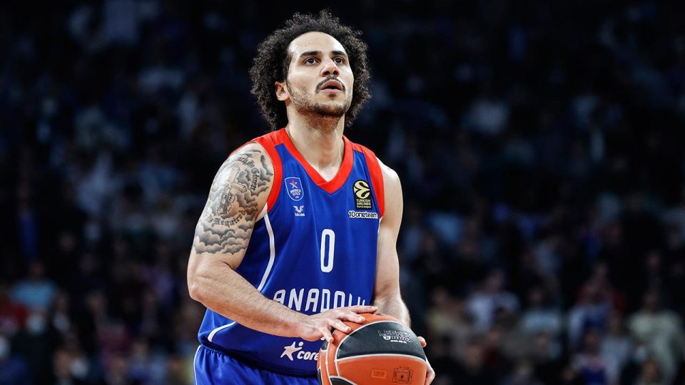 Anadolu Efes’te yeni kaptanlar belli oldu