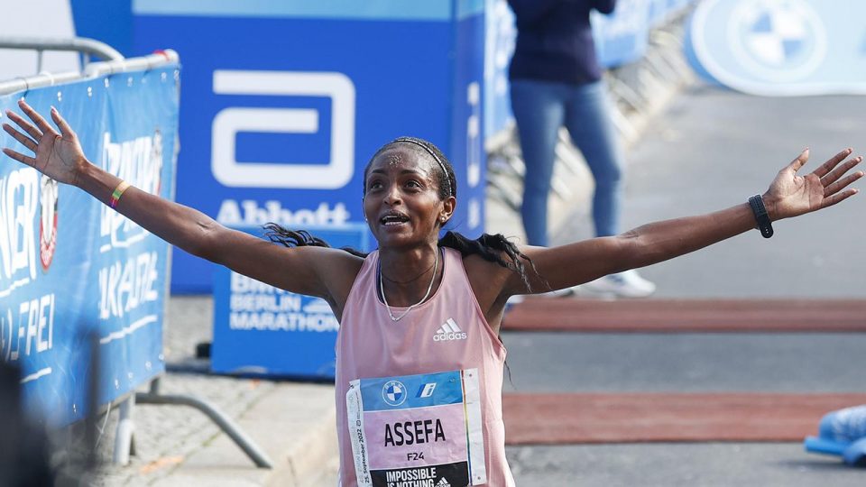 Etiyopyalı atlet Assefa dünya rekorunu kırdı