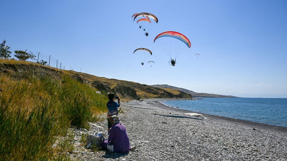 Van’daki Yamaç Paraşütü ve Paramotor Hedef Şampiyonası sona erdi