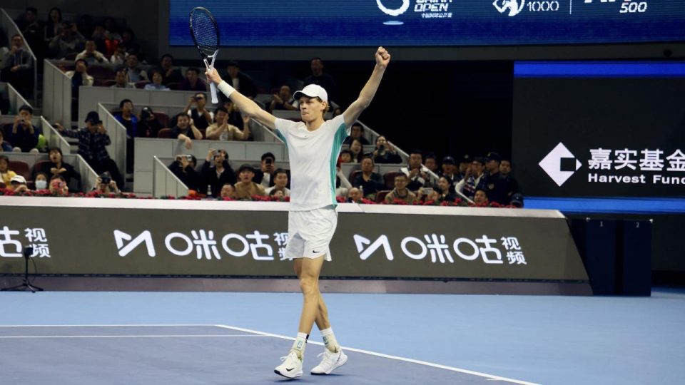 Çin Açık tenis turnuvasını Jannik Sinner kazandı