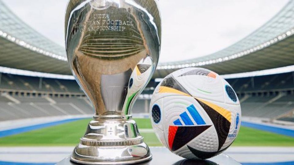EURO 2024’ün resmi maç topunu tanıtıldı