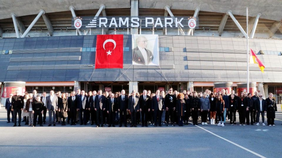 Galatasaray Gazi Mustafa Kemal Atatürk’ü andı