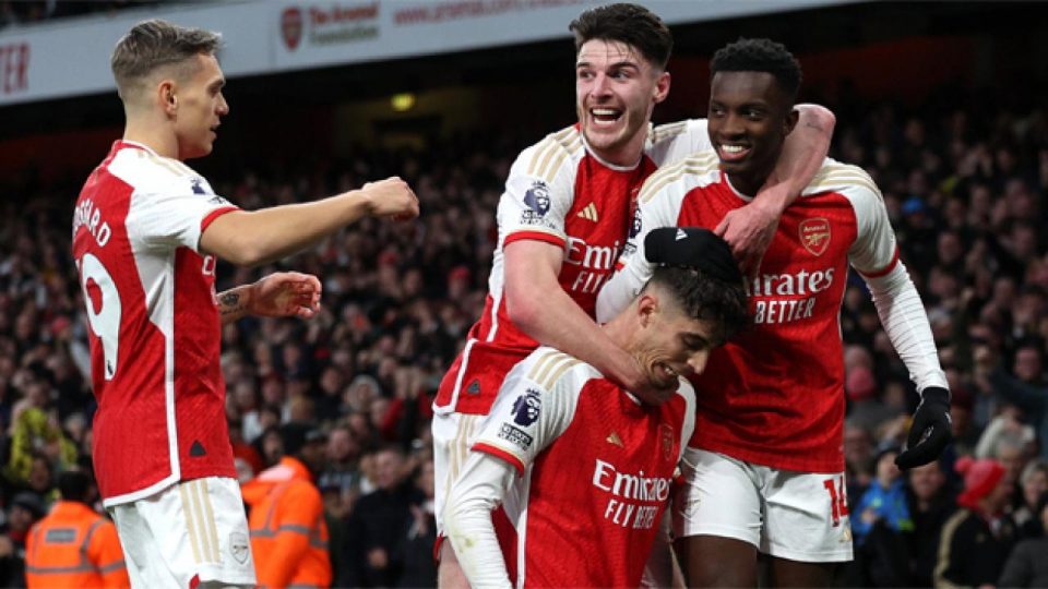 Arsenal ikinci yarıda bulduğu gollerle kazandı