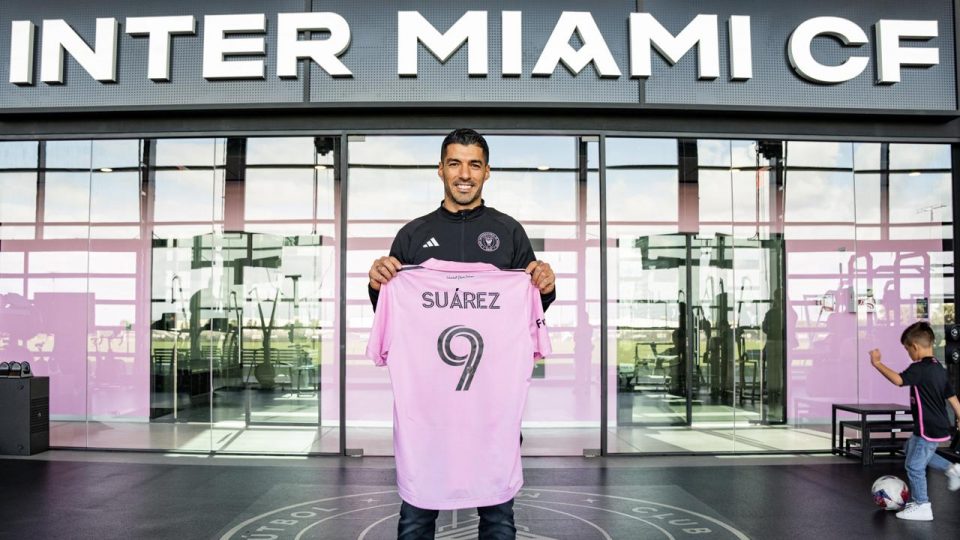 Inter Miami Luis Suarez’i renklerine bağladı