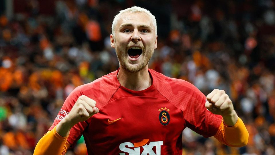 Victor Nelsson Galatasaray formasıyla “Dalya”ya hazırlanıyor
