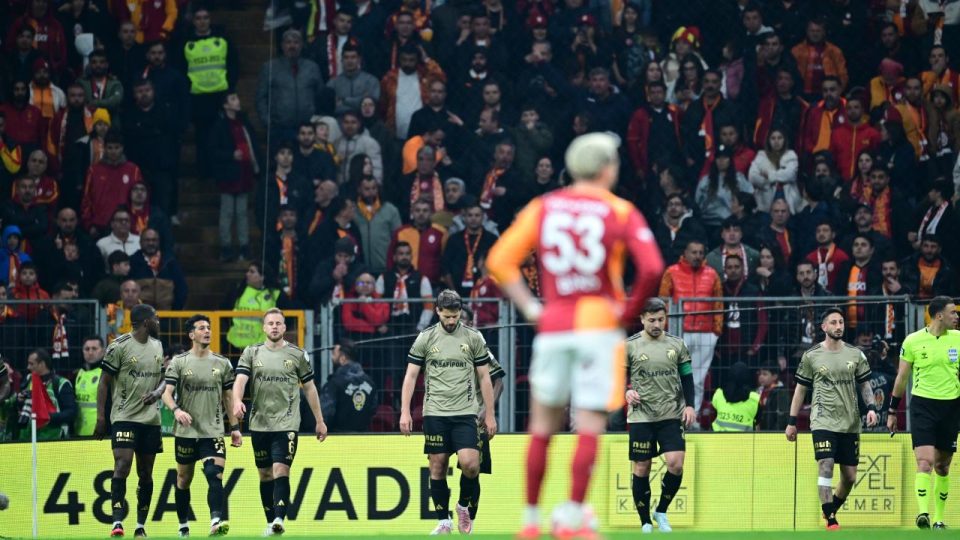 Kocaelispor ile berabere kalan Galatasaray, şampiyonluk yarışında yara aldı